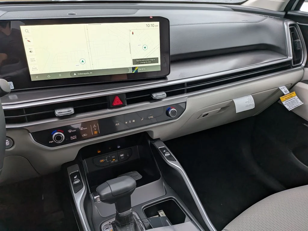 New 2026 White Pearl Kia EX image 18