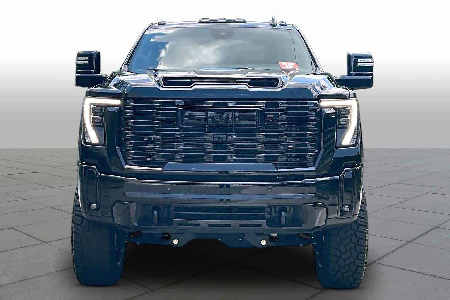 Used 2025 Onyx Black GMC Denali Ultimate image 4