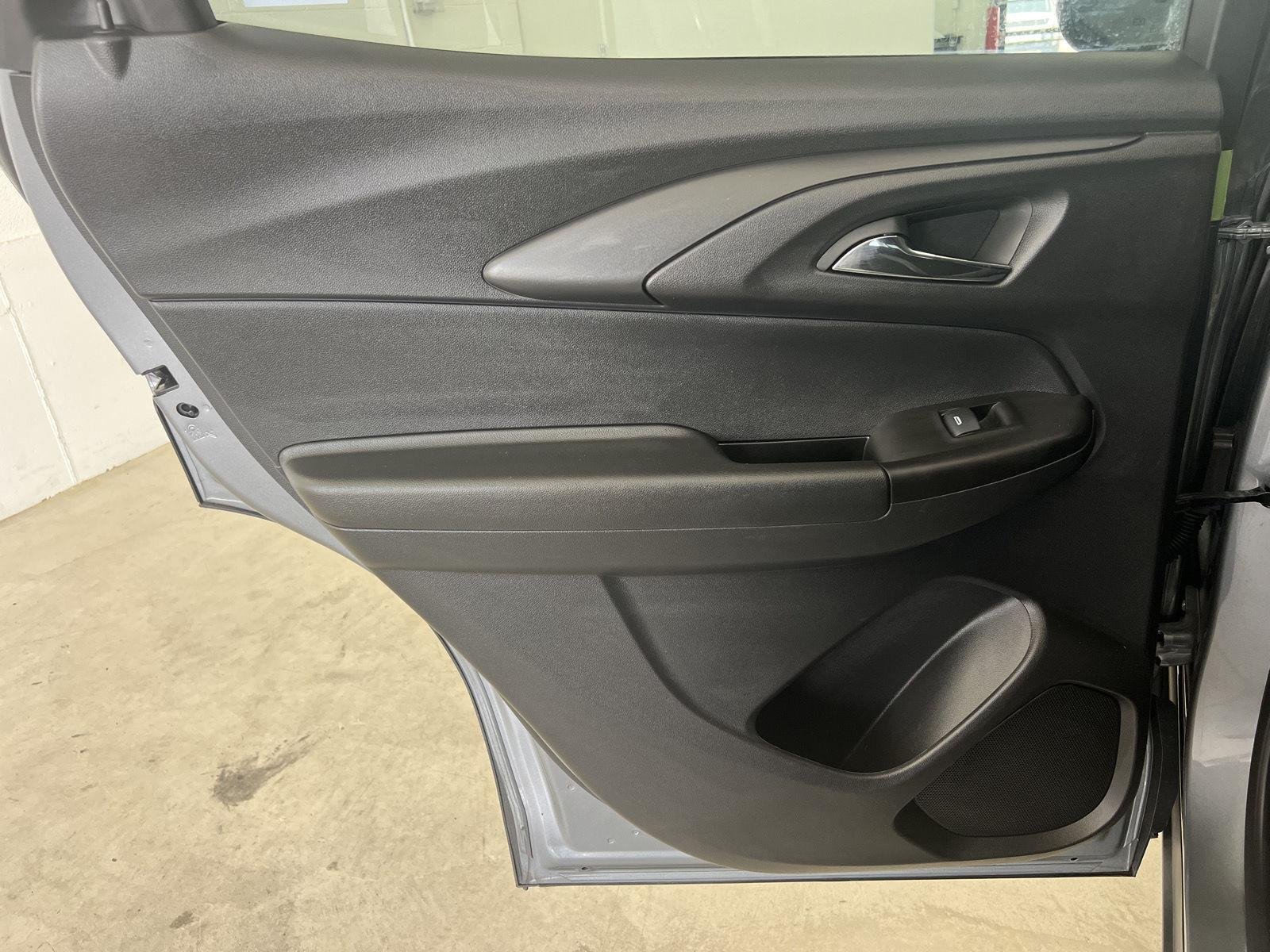 Used 2025 Sterling Gray Metallic Chevrolet LT image 24
