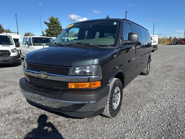 2017 Chevrolet Express Passenger 3500 LT photo 4