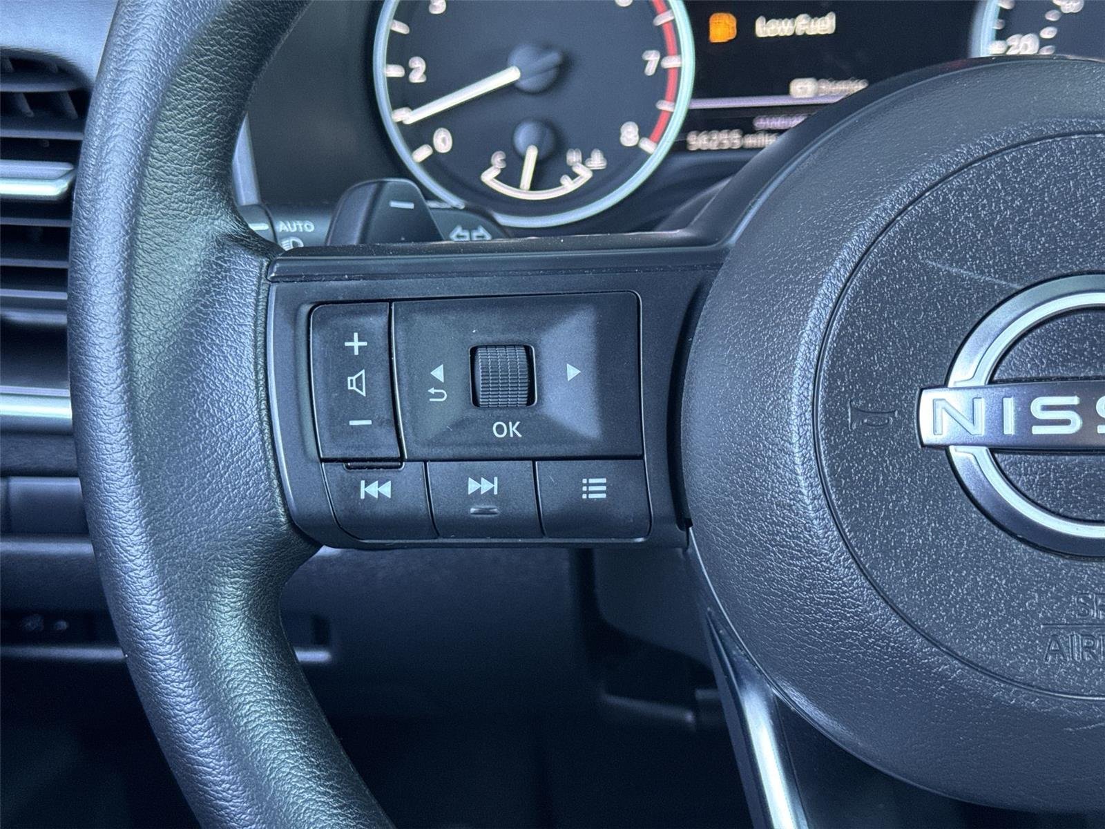 2024 Nissan Rogue SV - Photo 17
