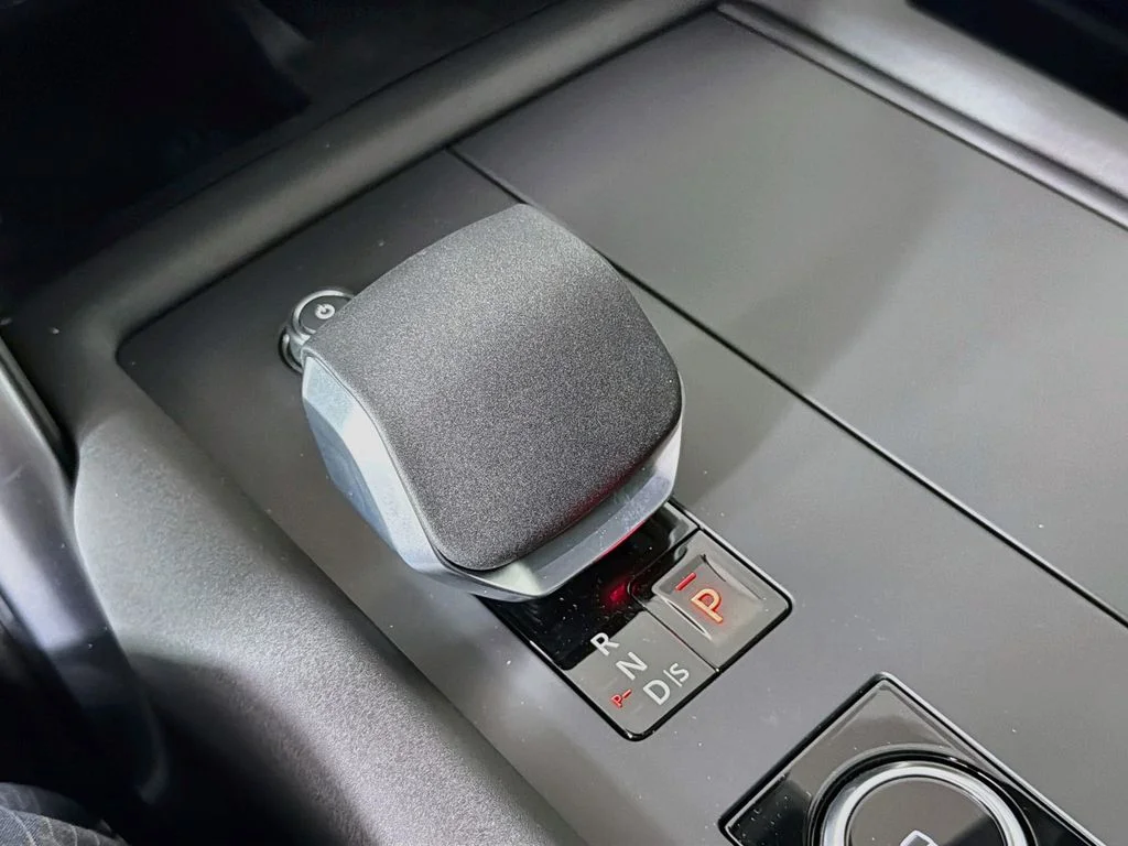 New 2026 Varesine Blue Land Rover S image 17