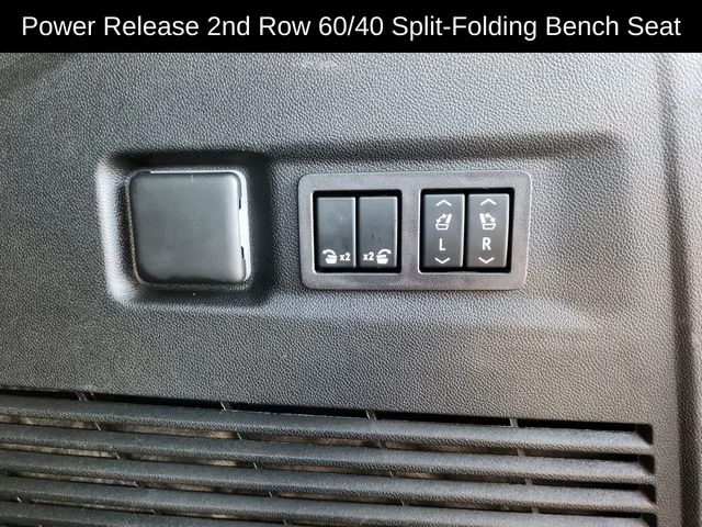 Used 2024  GMC AT4 image 32