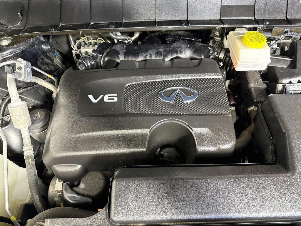 Certified Used 2023 Black INFINITI LUXE image 44