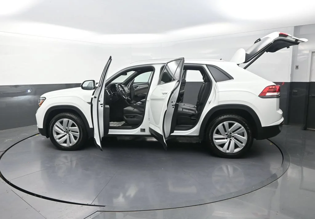 Used 2023 White Volkswagen 3.6L V6 SE w/Technology image 35