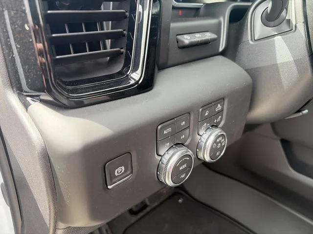 New 2026 White GMC AT4 image 18