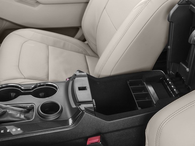 Used 2016  Ford Limited image 14