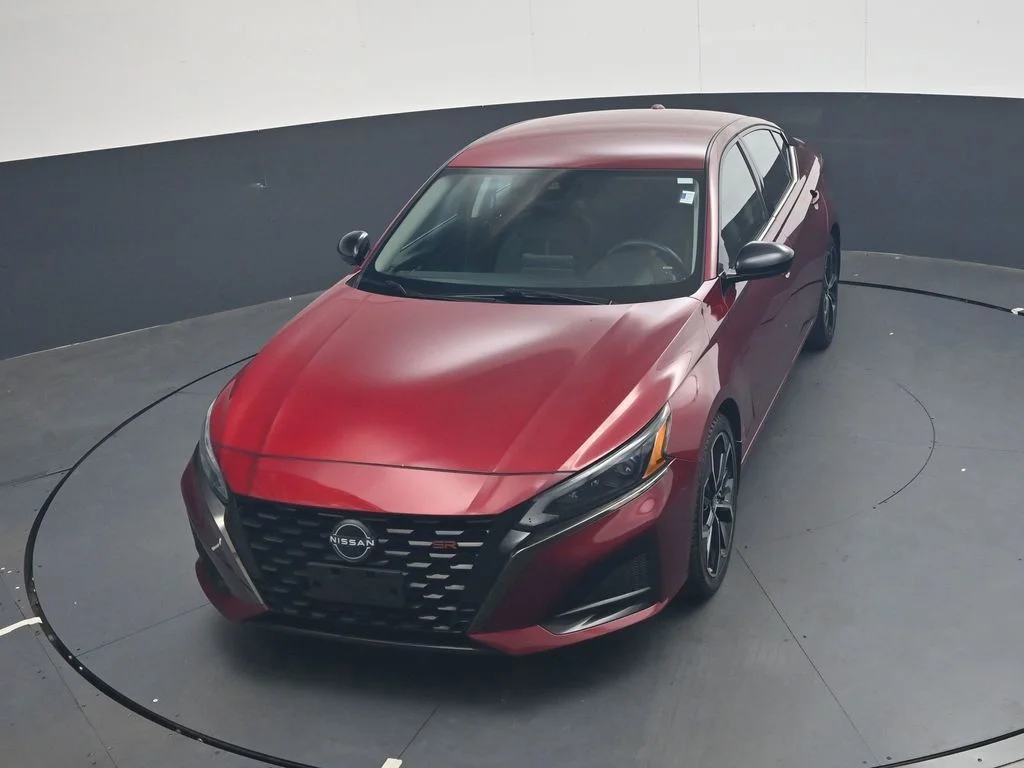 Used 2023 Red Nissan 2.5 SR image 33