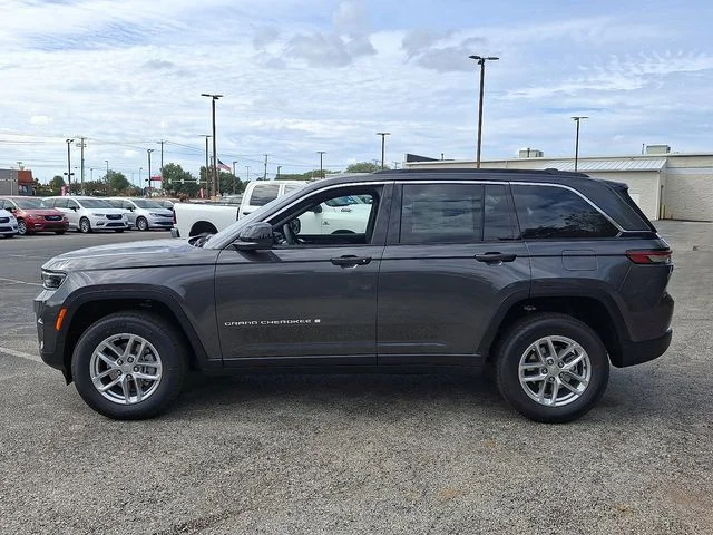 New 2025 Gray Jeep Laredo X image 4