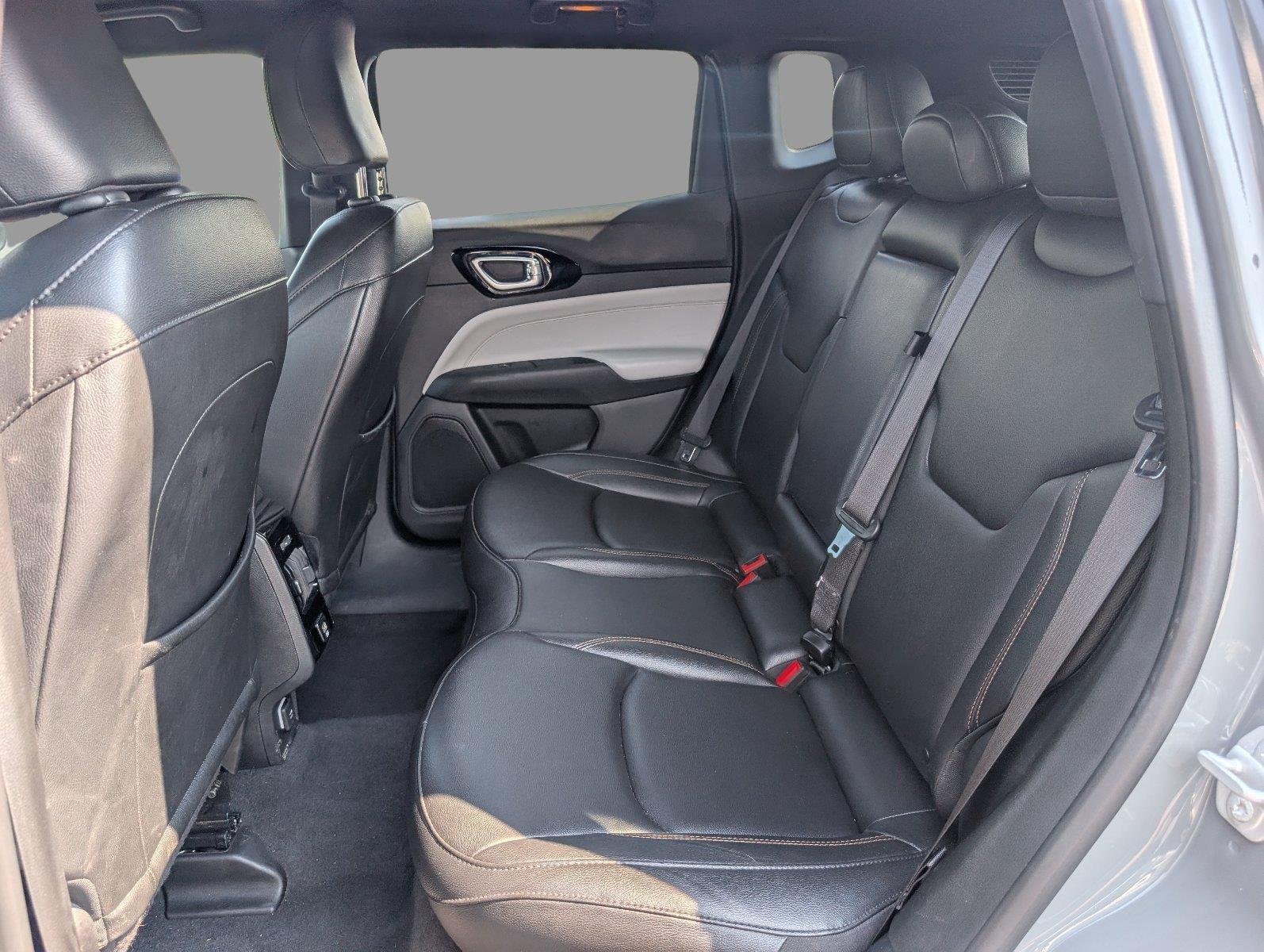 Used 2024 Sting-Gray Clearcoat Jeep Limited image 35