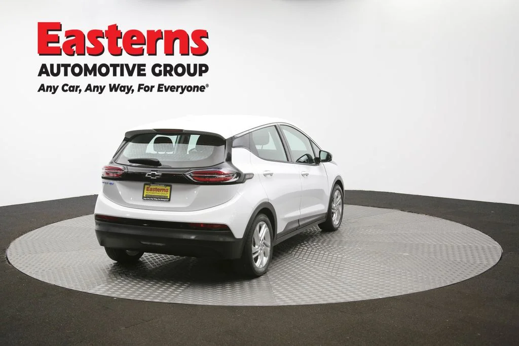 Used 2023 White Chevrolet 1LT image 39