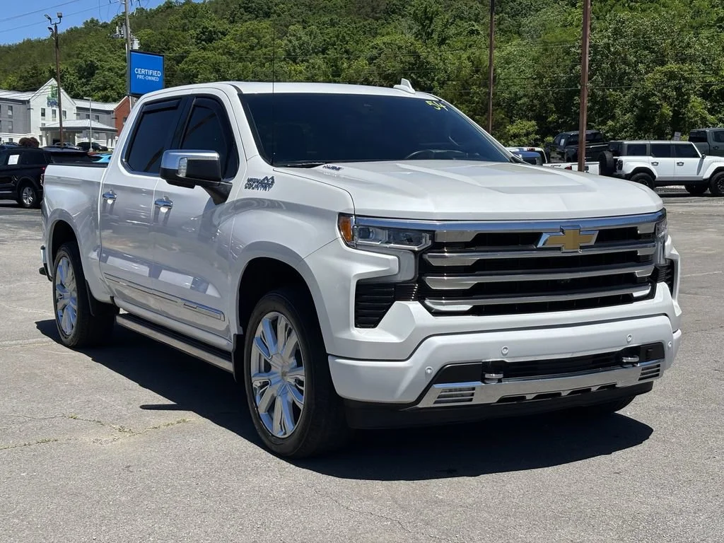 Used 2023 Iridescent Pearl Tricoat Chevrolet High Country image 4