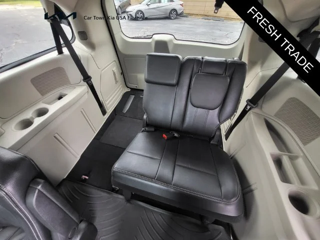 Used 2014 Red Chrysler Touring image 14