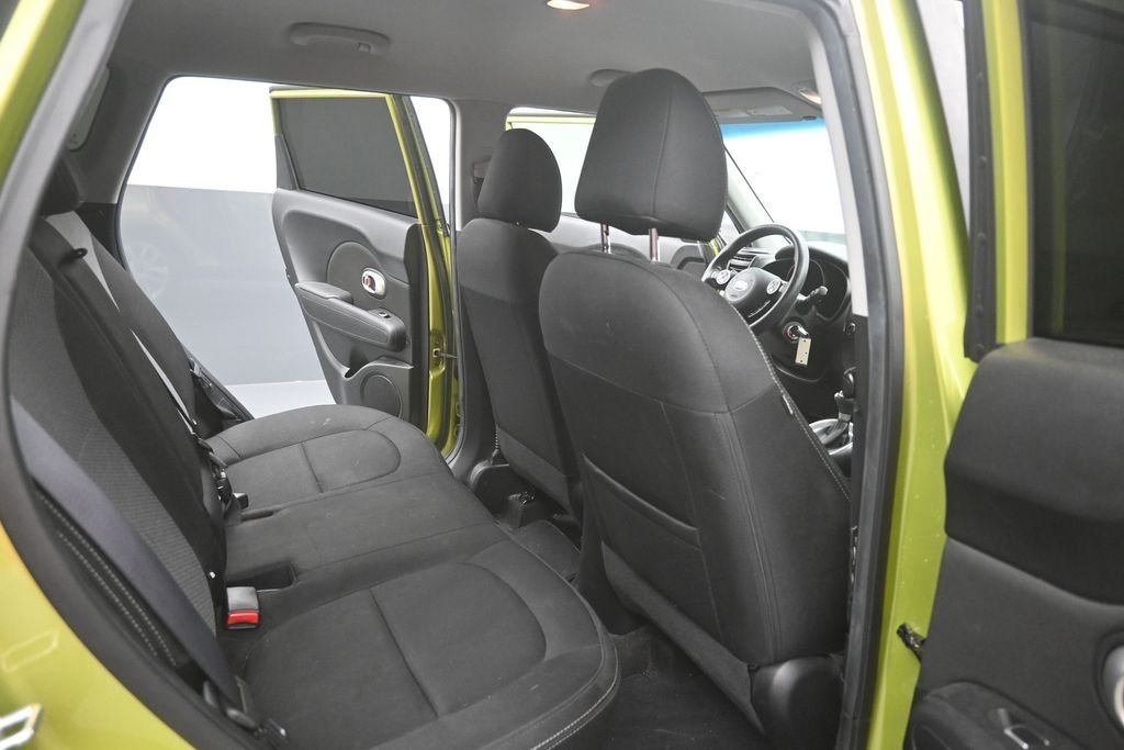 Used 2018 Green Kia Plus image 10