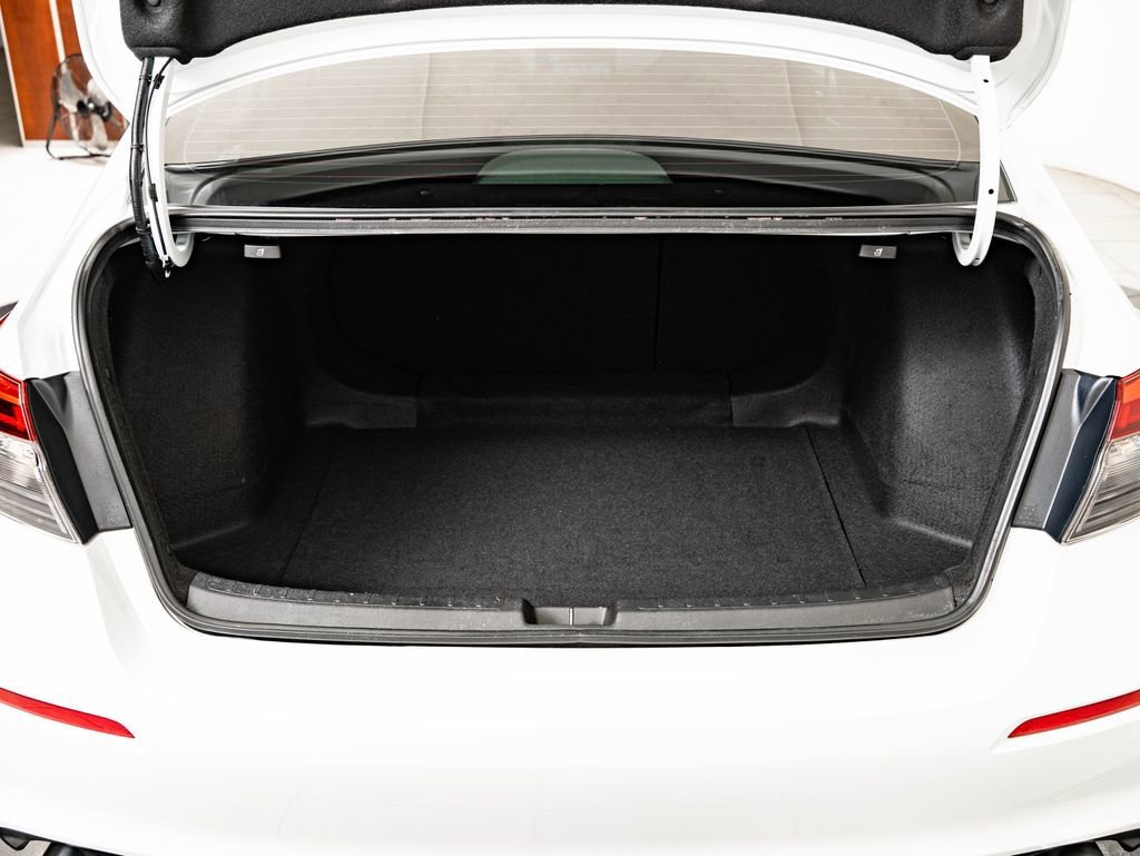 Used 2023 Platinum White Pearl Honda Si image 20