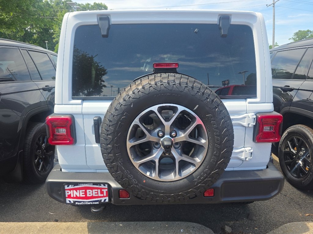 New 2026 Bright White Clear-Coat Exterior Paint Jeep Sport S image 9