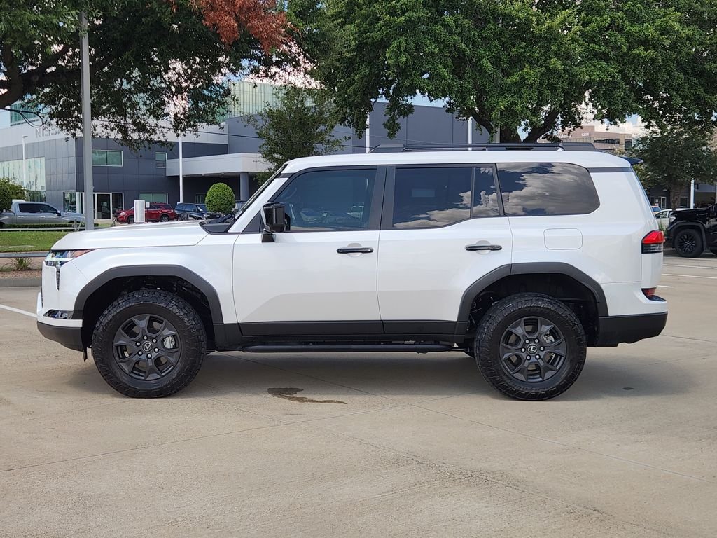 Used 2024 White Pearl Lexus 550 Overtrail image 4
