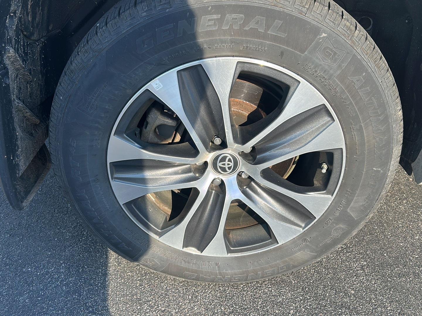 Used 2023 Wind Chill Pearl Toyota XLE image 9