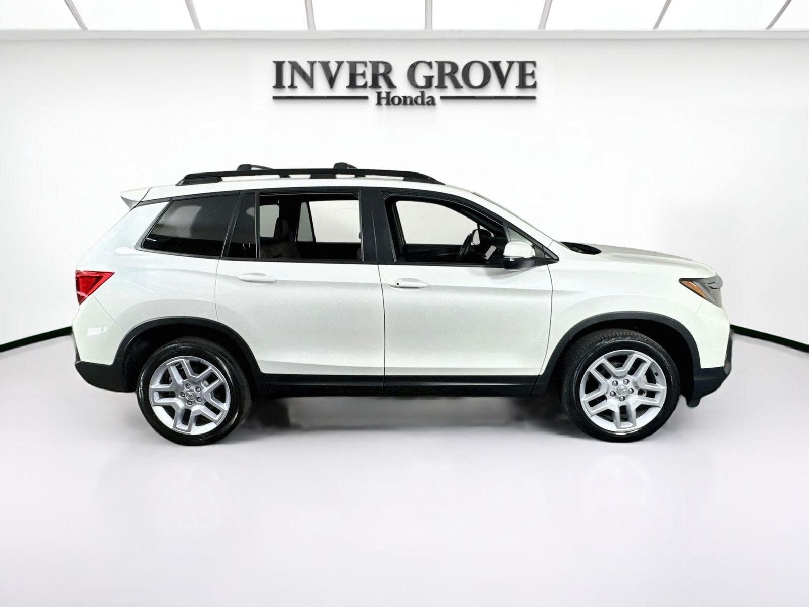 Used 2025 Platinum White Pearl Honda AWD EX-L image 4