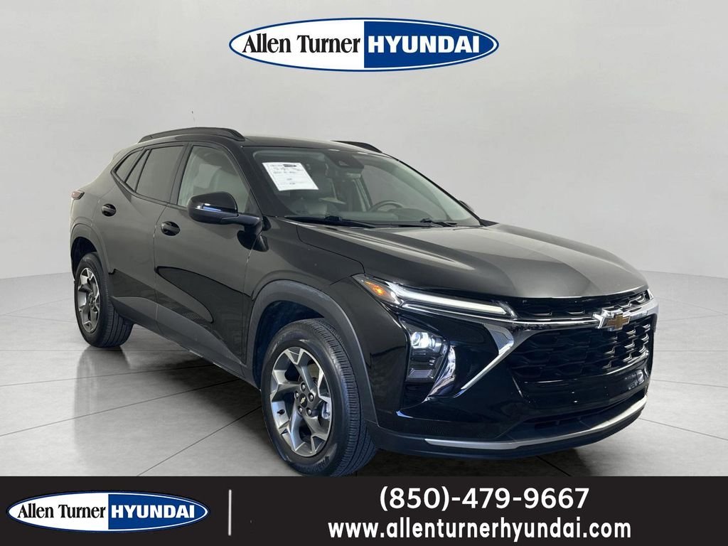 2024 Chevrolet Trax LT's photo