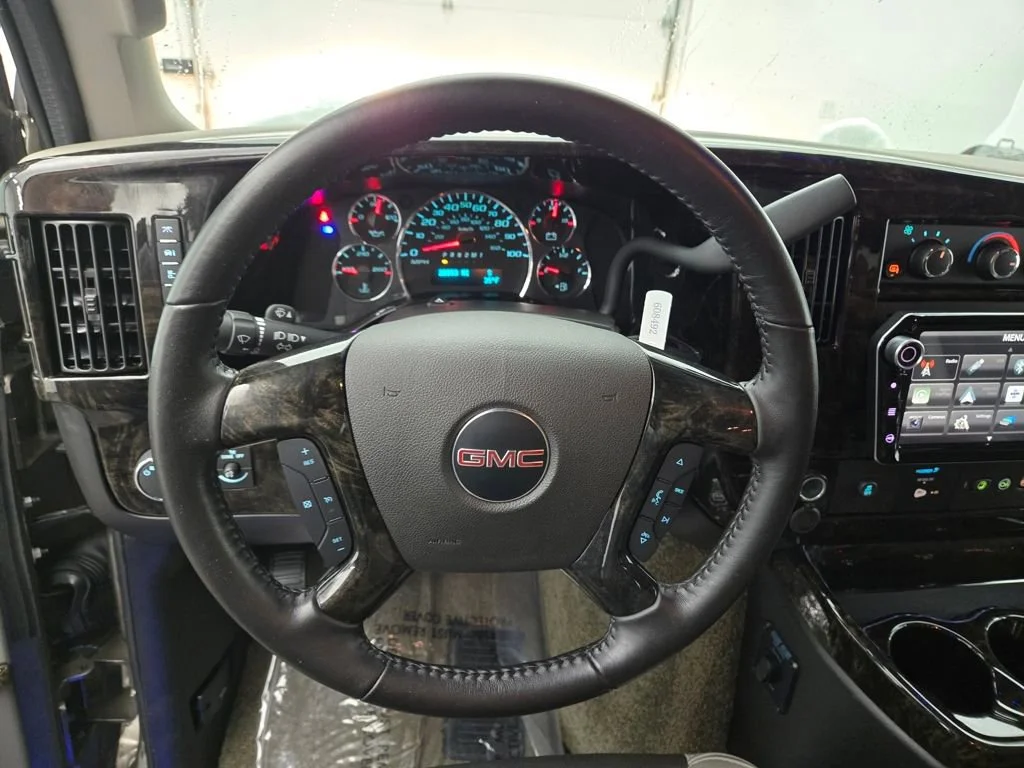 2023 GMC Savana Cargo Work Van - Photo 21