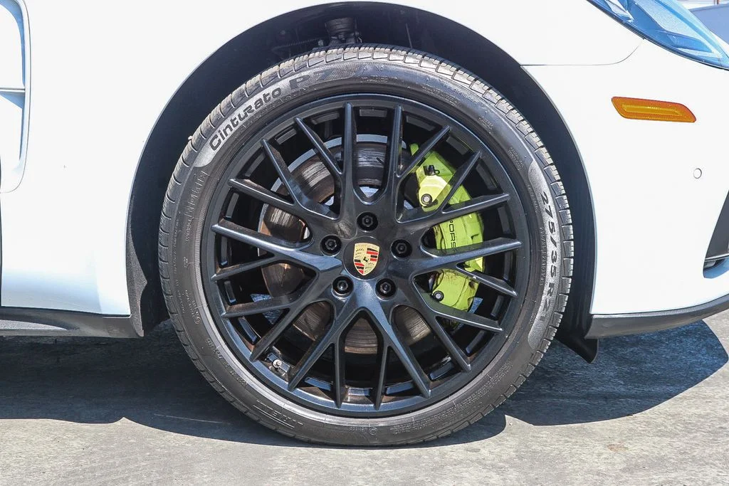 Used 2018  Porsche 4 image 10