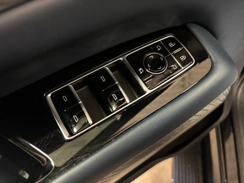 2025 Cadillac Escalade IQ Sport 2 - Photo 23