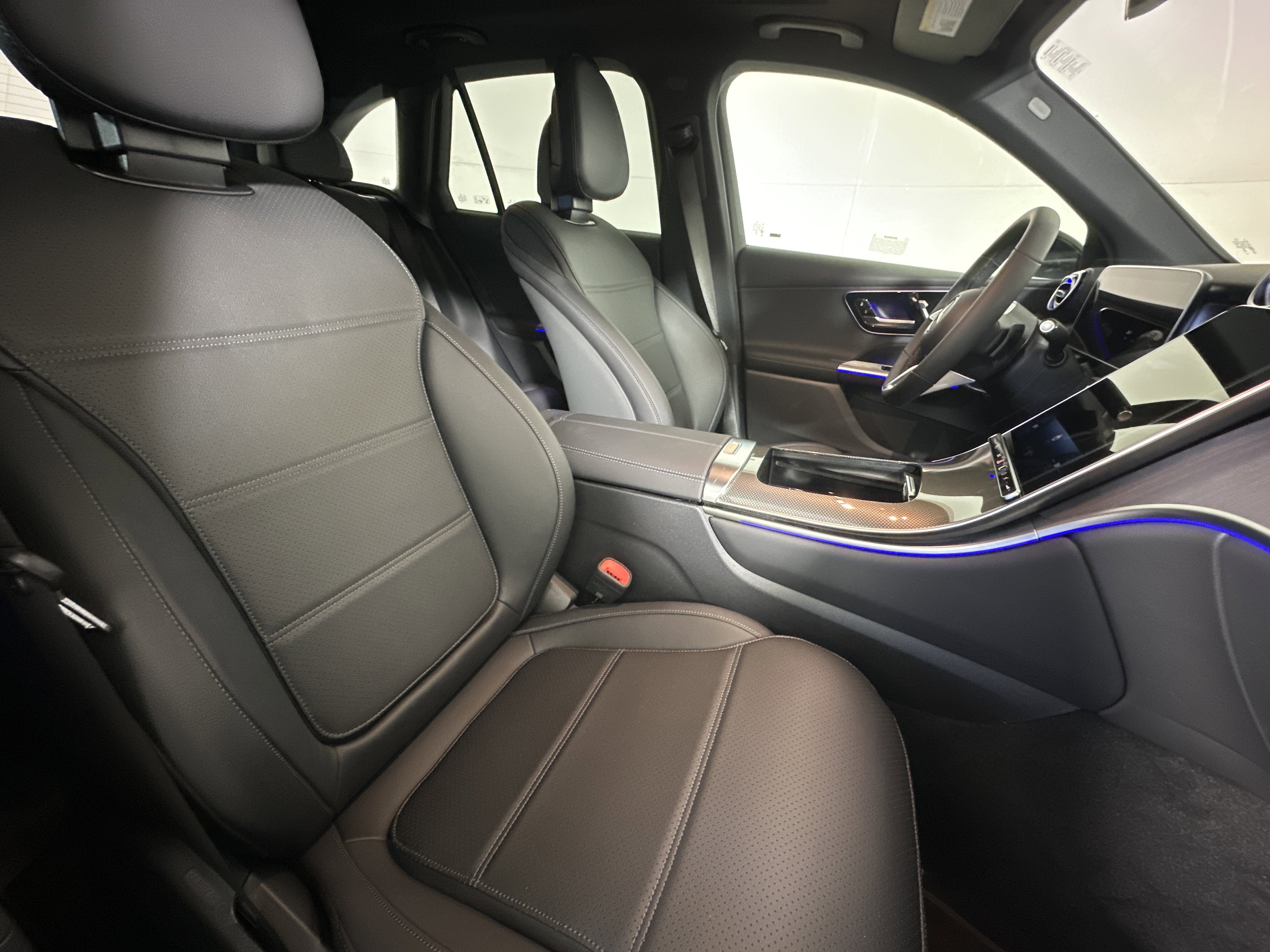 New 2026 Obsidian Black Metallic Mercedes-Benz GLC 300 image 50