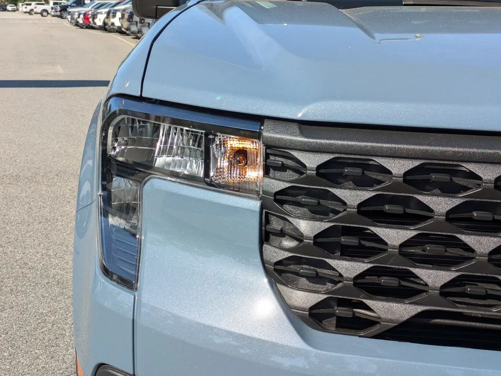 New 2026 Azure Gray Metallic Tri-Coat Ford XLT image 10