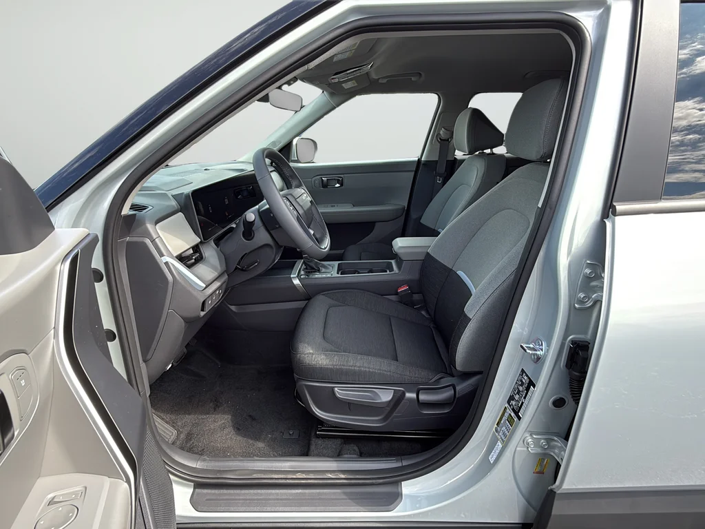 New 2027 Ivory Silver Kia LX image 26