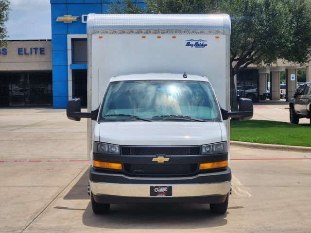 New 2026 Summit White Chevrolet 1WT image 9