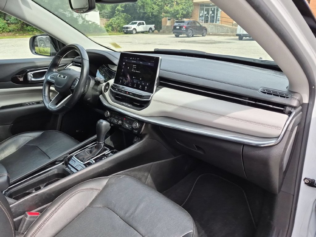 Used 2022 White Jeep Limited image 25