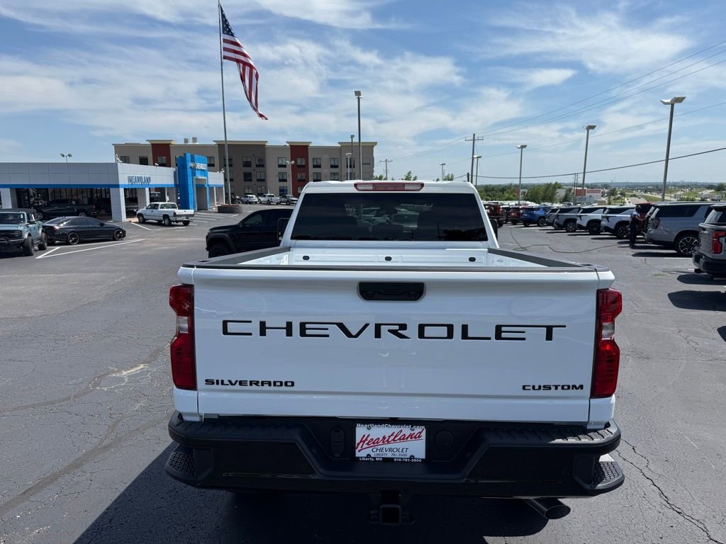 2026 Chevrolet Silverado 2500 HD Custom - Photo 10