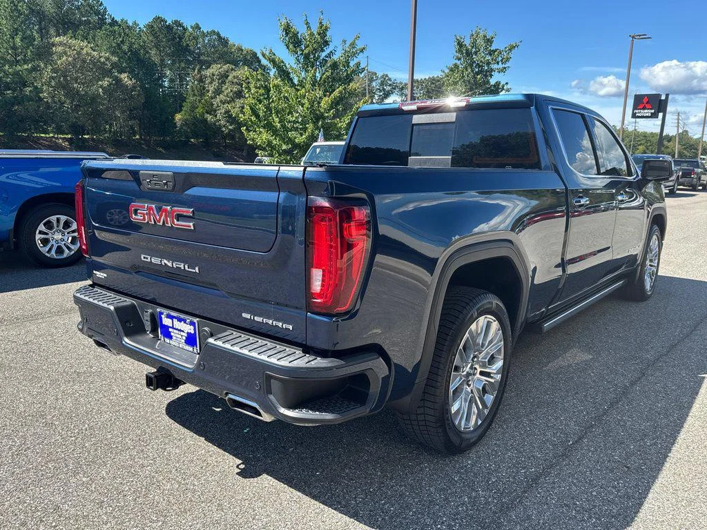Used 2022 Pacific Blue Metallic GMC 