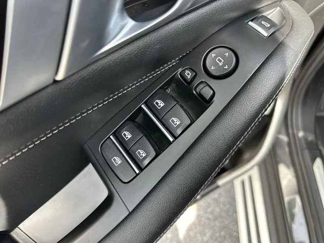 Used 2023 Gray BMW xDrive40i image 31