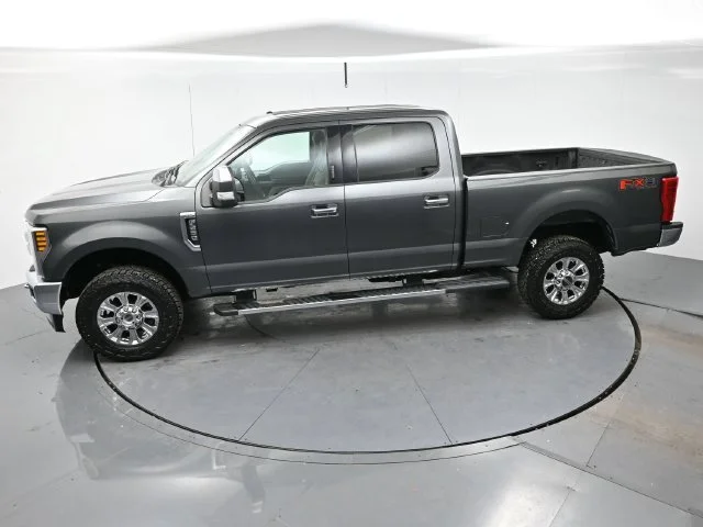 Used 2019 Magnetic Metallic Ford XL image 31