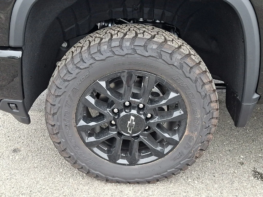 New 2026 Black Chevrolet LT image 19