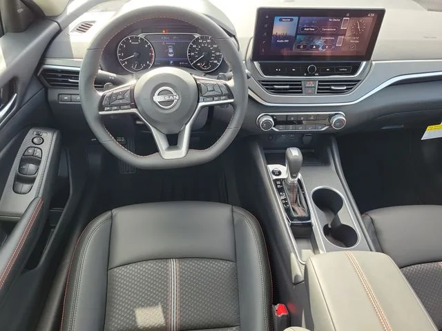 New 2026 Pearl White TriCoat / Super Black Two-tone Nissan SR image 15