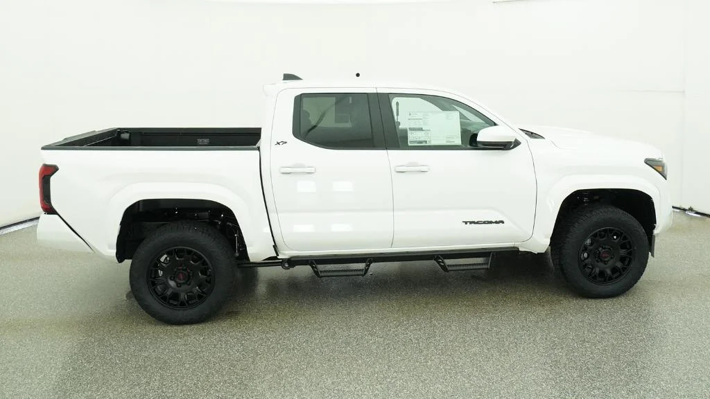 New 2026 Ice Cap Toyota SR5 image 11
