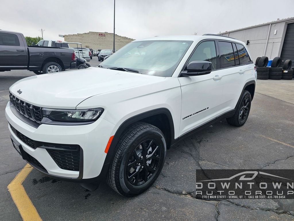 New 2026 Bright White Clearcoat Jeep Altitude image 7