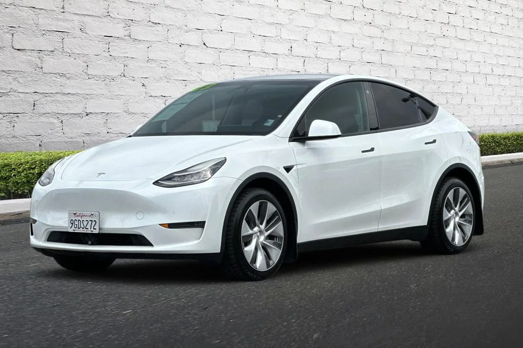 2023 Tesla Model Y Long Range - Photo 8
