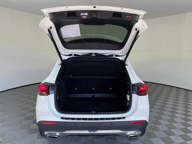 New 2026 Polar White Mercedes-Benz GLA 250 image 37