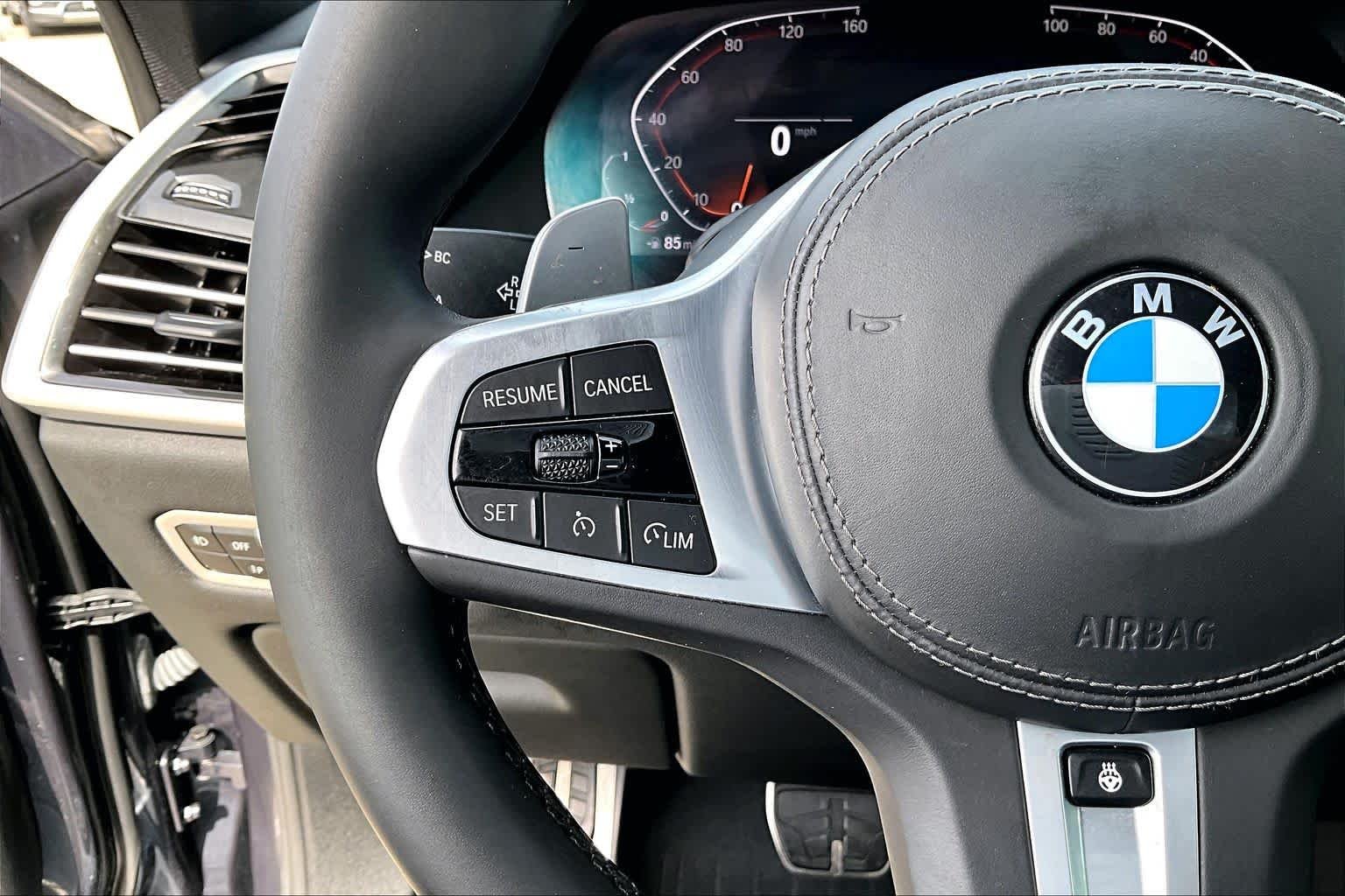 Used 2021 Arctic Gray Metallic BMW xDrive40i image 21