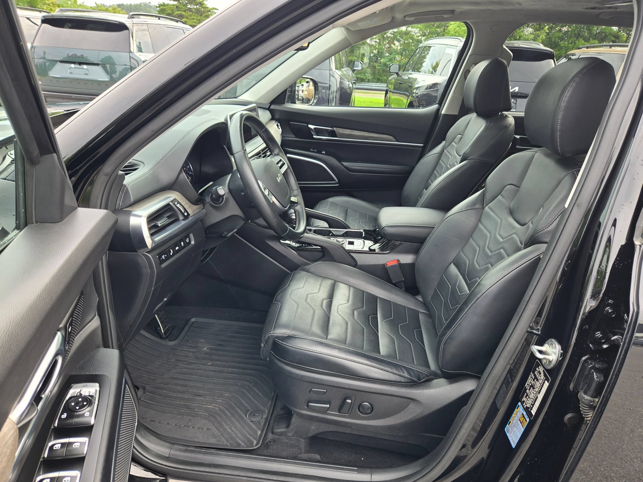 Used 2022 Ebony Black Kia SX image 22