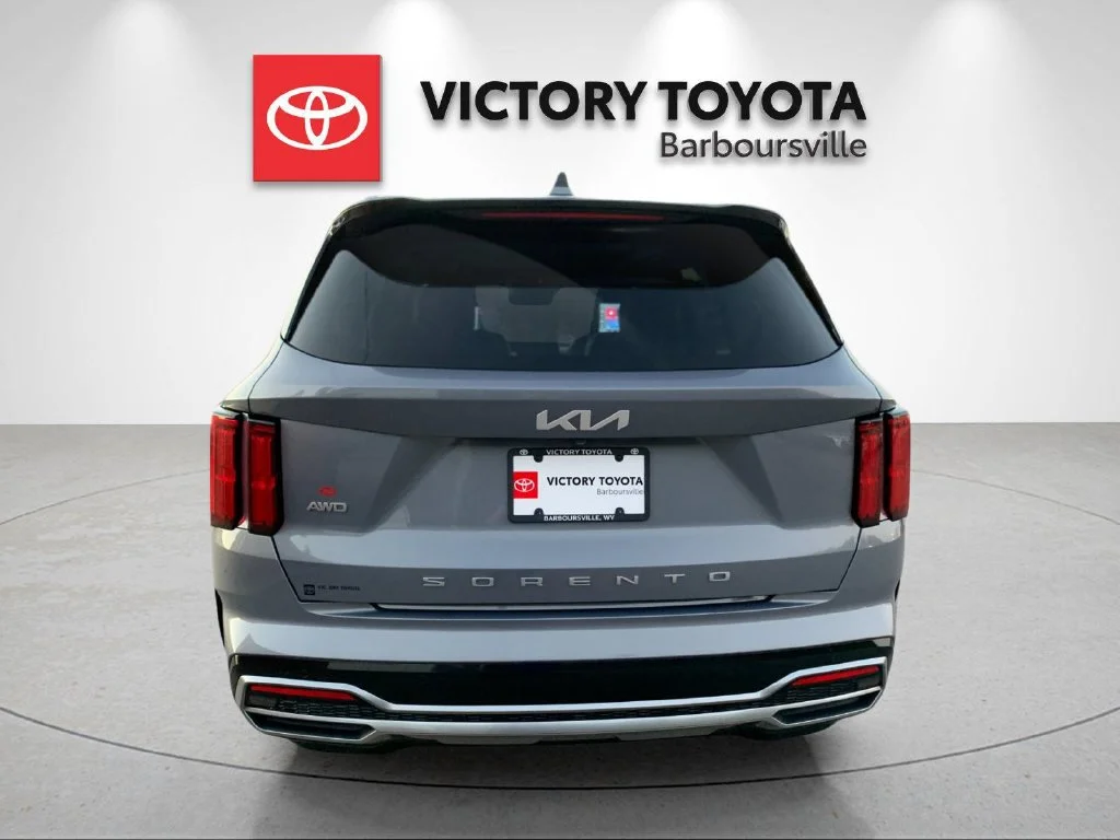 Used 2022 Silver Kia SX image 4