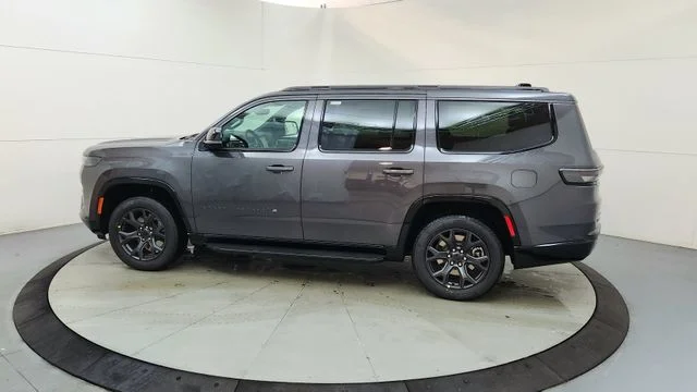 New 2026 Baltic-Gray Metallic Clear-Coat Exterior Paint Jeep Limited Altitude image 6