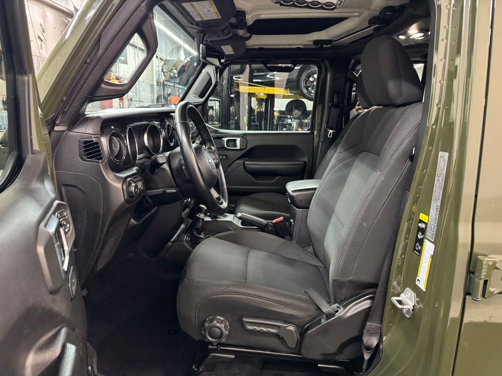Used 2022 Green Jeep Unlimited Sport Altitude image 17