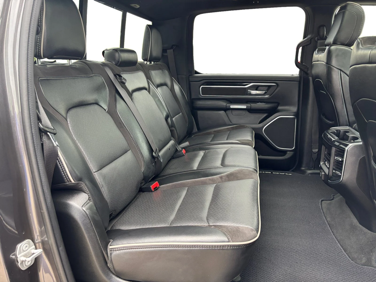 Used 2020 Black Ram Laramie image 18