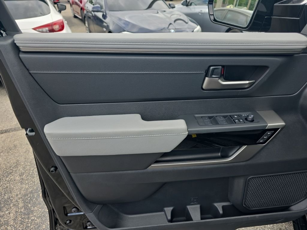 2026 Toyota Tundra Limited - Photo 14