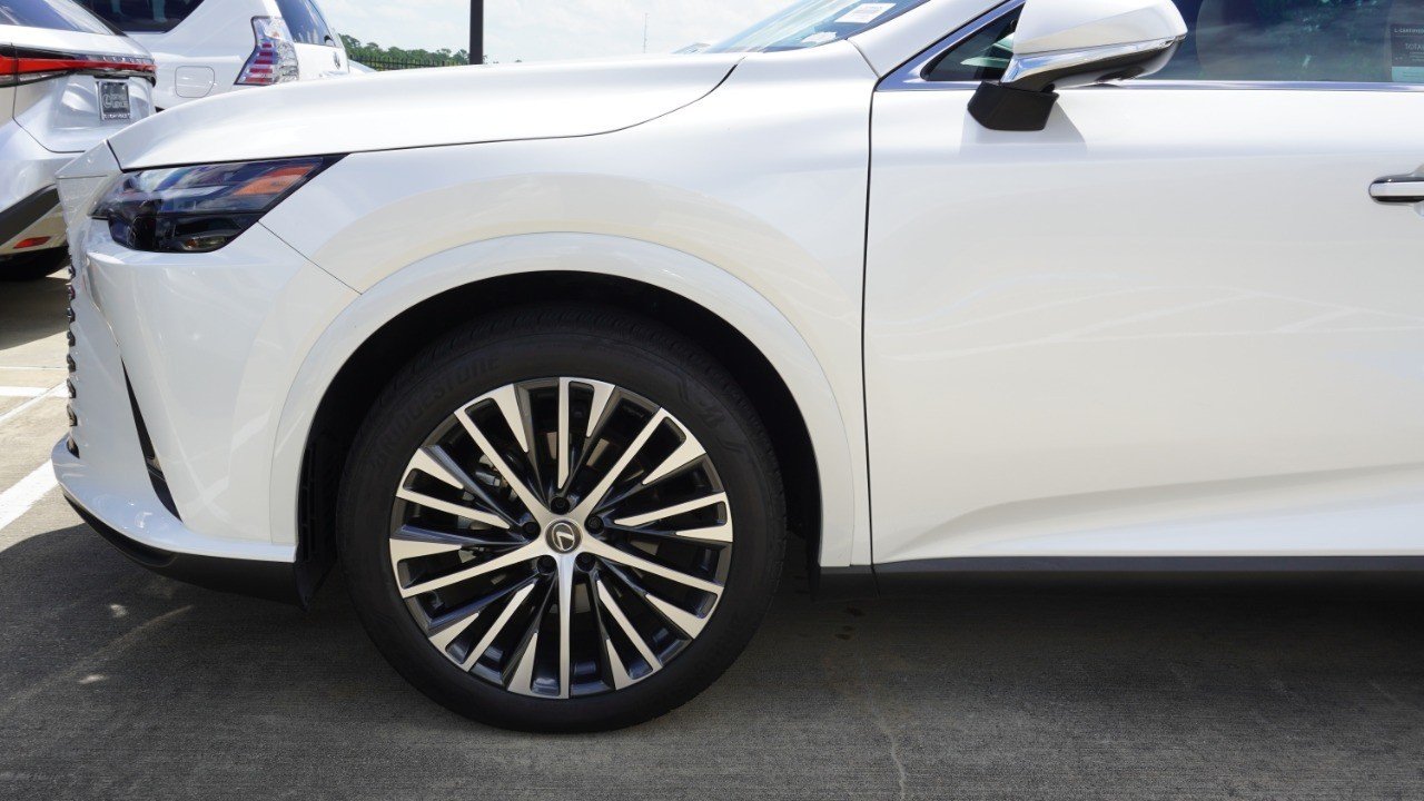 Used 2025 White Lexus RX 350 Premium image 8